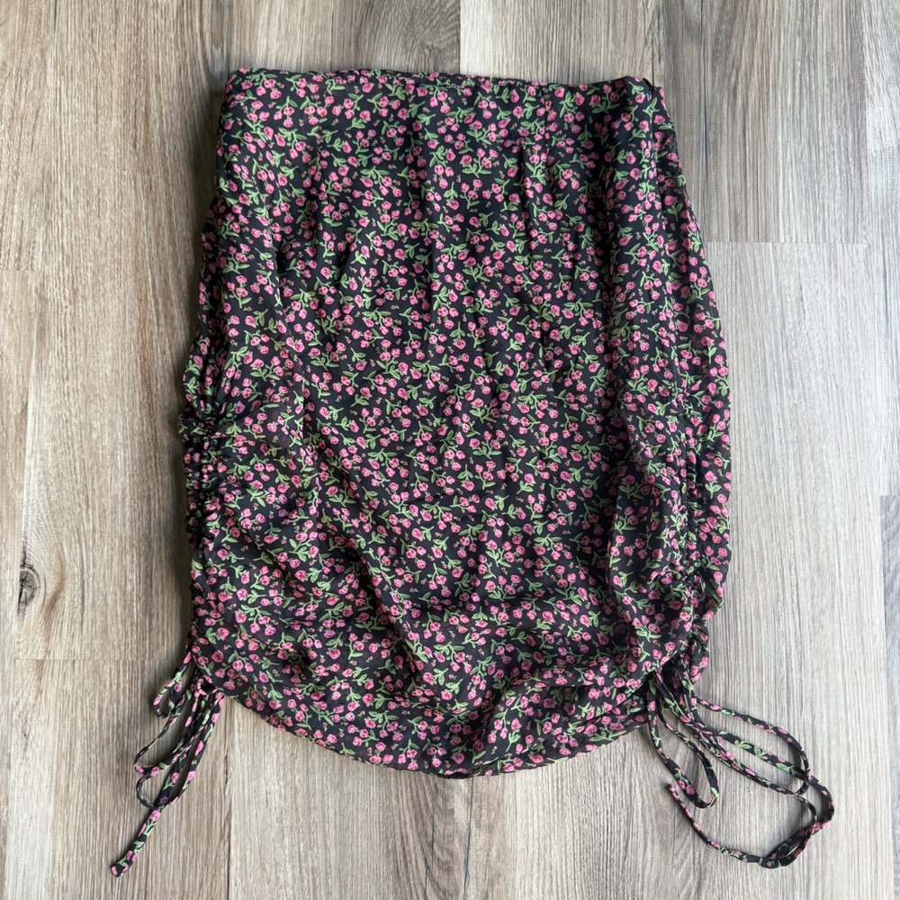 Et‎ Clet Floral Ruched Mini Skirt Black Pink Rosebud Dainty Garden Size S